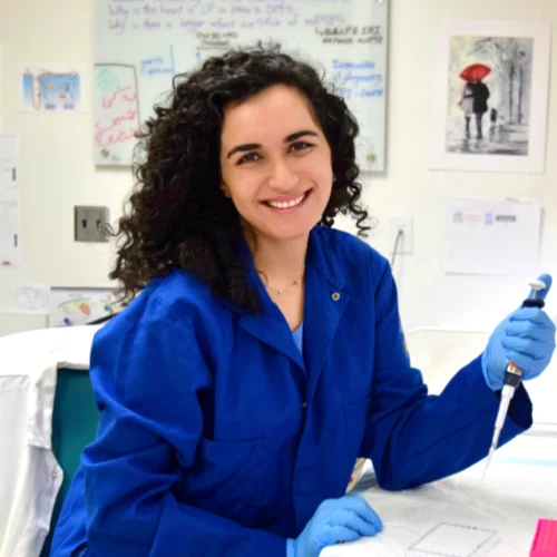 Laila Aryan working in the lab
